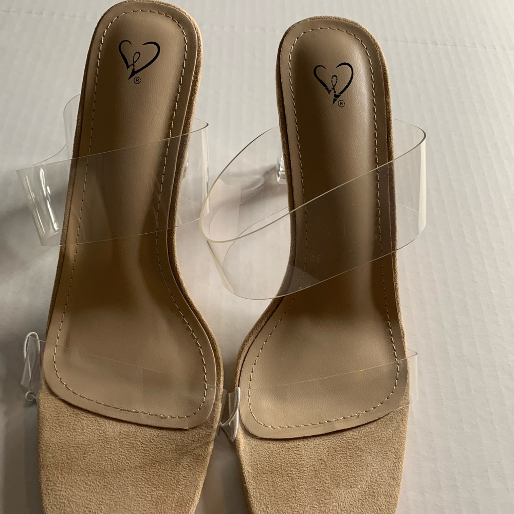 Heels - Picture 5 of 7